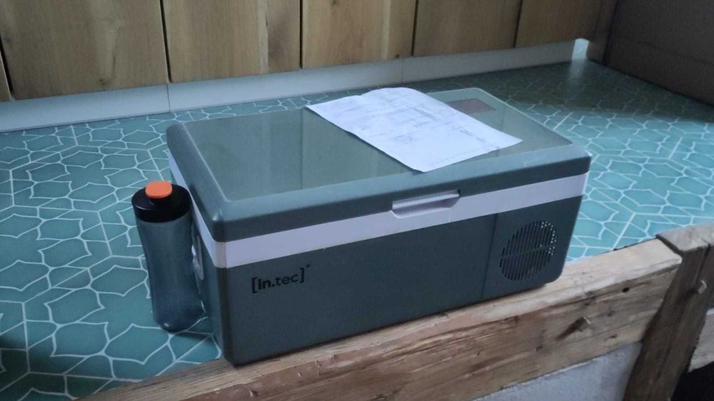 Lodówka samochodowa 12v in.tec Arnesano 15l zielona