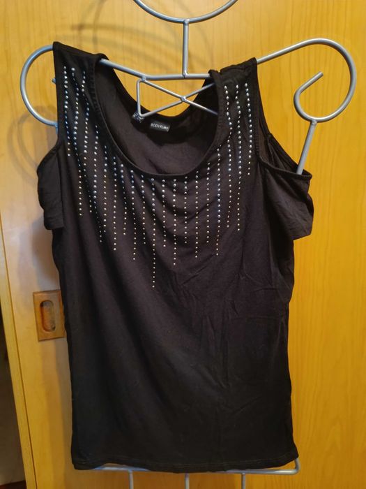 Roupa de senhora cada peça 3,50