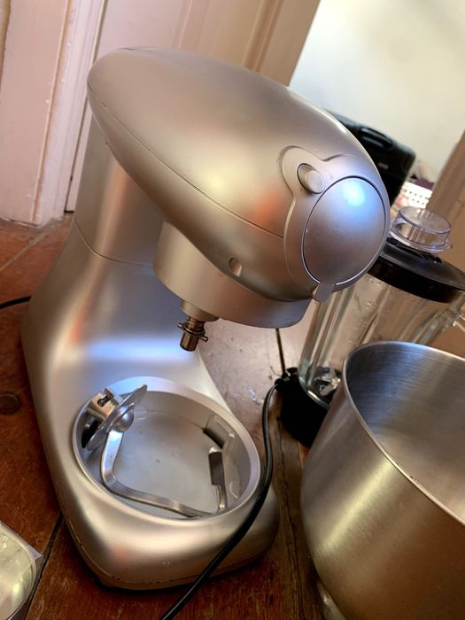 robot pasteleiro