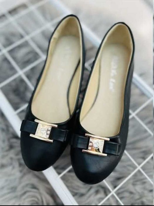 Продам балетки ( туфли)