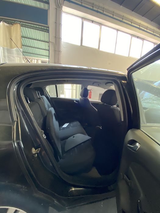 Opel Corsa D 1.2 Gasolina - Salvado