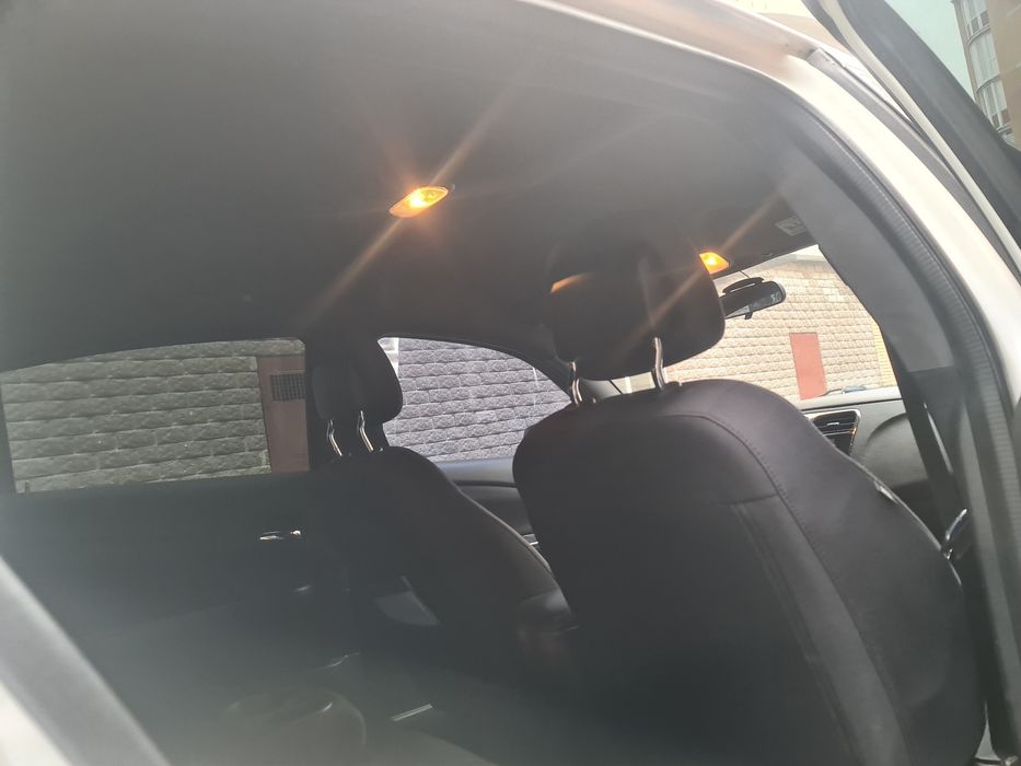 Продам свіжу автівку Крайслер 200 2014 року
