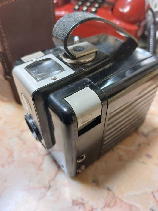 Câmara Kodak Brownie Flash, a funcionar 

É um modelo de câmara d