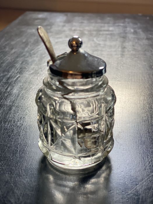 Galheteiro em vidro e metal – 4 frascos + base
