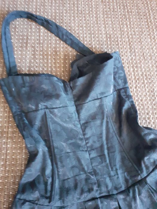 Sukienka czarna elegancka