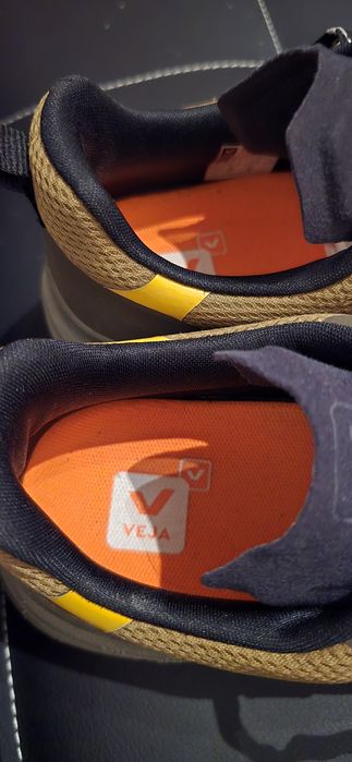 Ténis Veja DEKKAN alveomesh tent black ouro