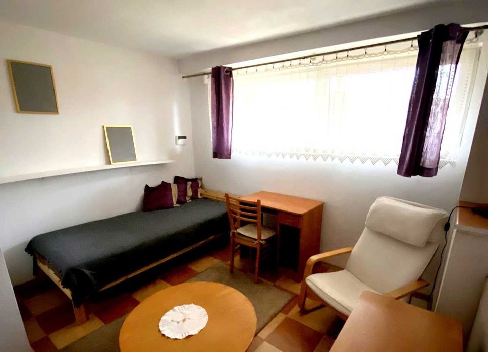 Cichy, jasny  pokój niska kaucja Stara Miłosna parking i internet świa