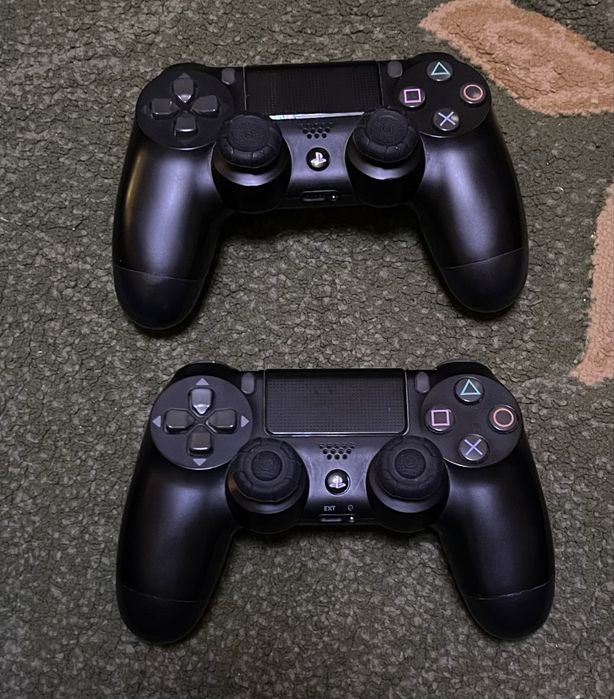 Play station 4 pro 1 Tb