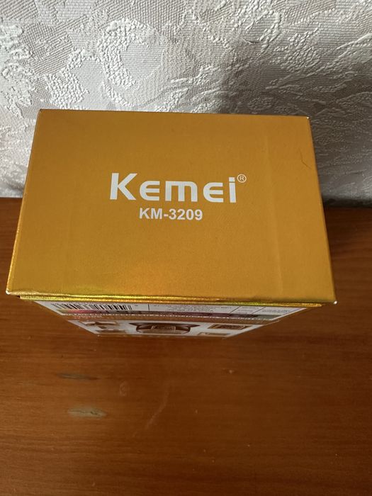 Kemei KM-3209 Високоякісна електрична бритва