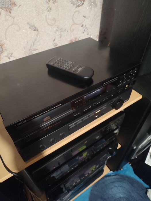 Сиди проигрыватель denon DCD-980.