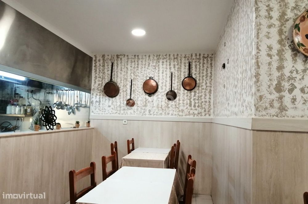 Restaurante no centro de Queluz