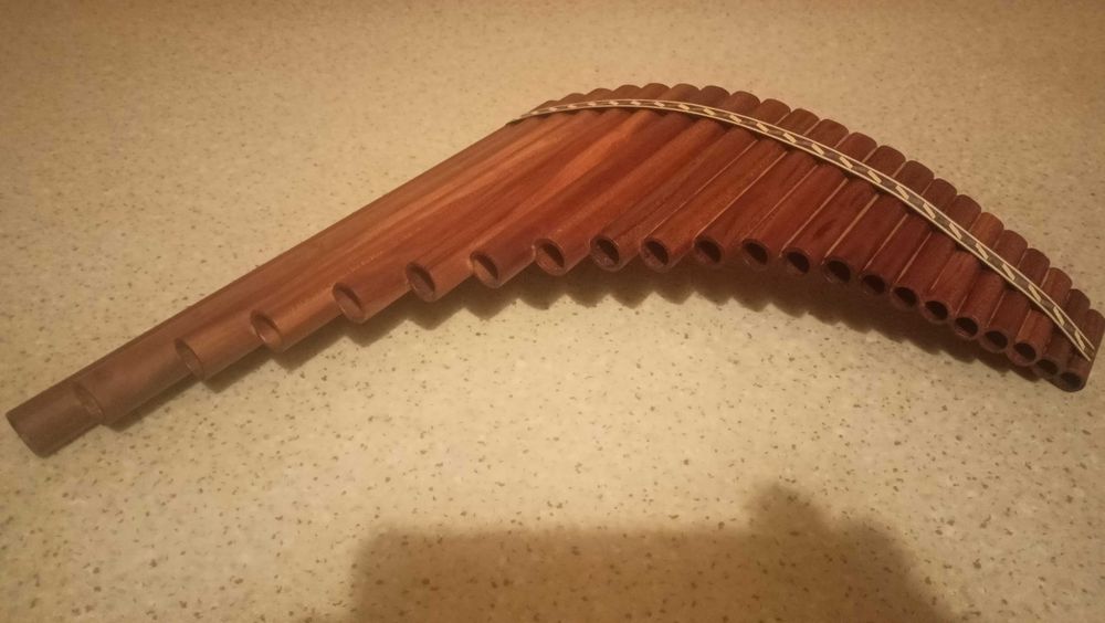 Fletnia pana-profesjonalny instrument.