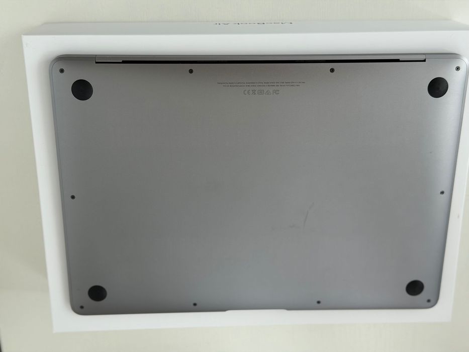 Продам MacBook air13 (2020)