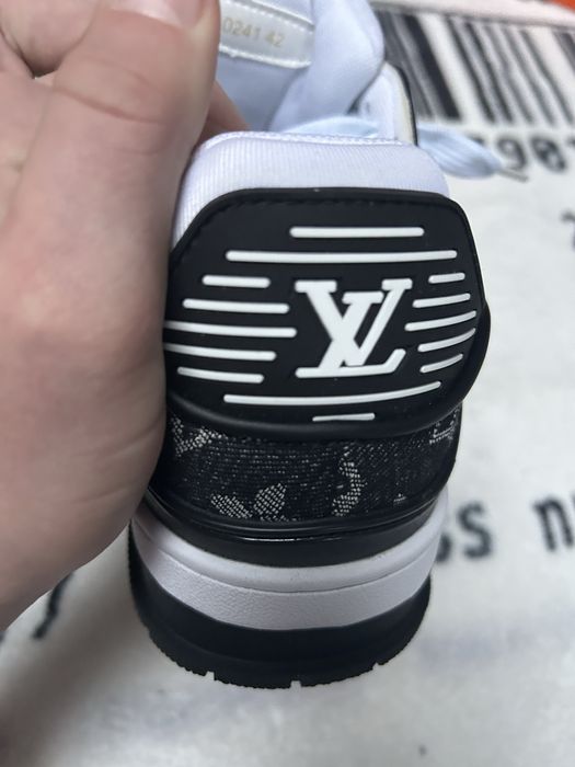 Lv trainer size 42