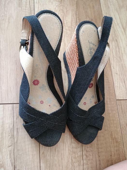 Sandałki sandały na koturnie nowe