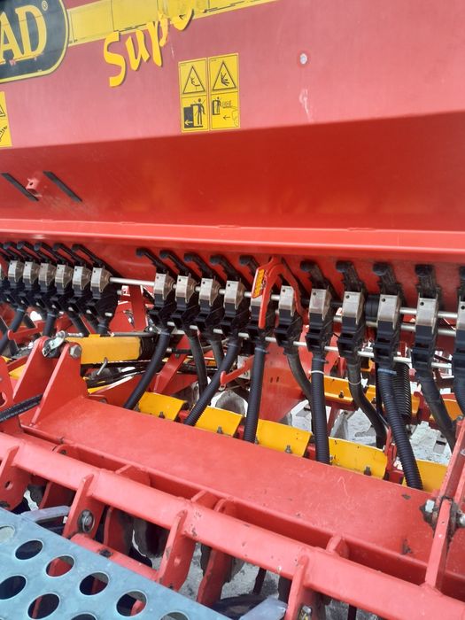 Siewnik vaderstad rapid (kuhn  amazone pottinger maschio gaspardo)