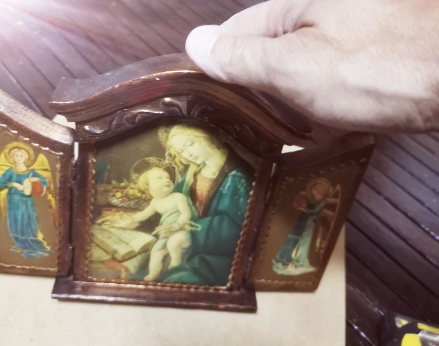 Imagem religiosa tripartida