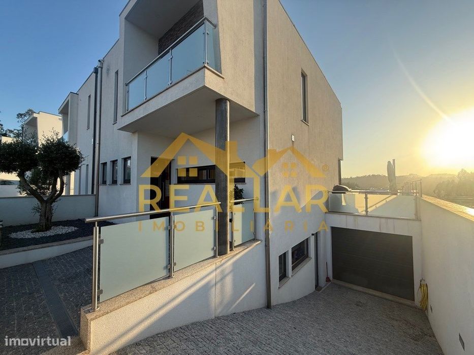 Moradia de Gaveto T3 em Balazar - Conforto, Espaço e Privacidade!