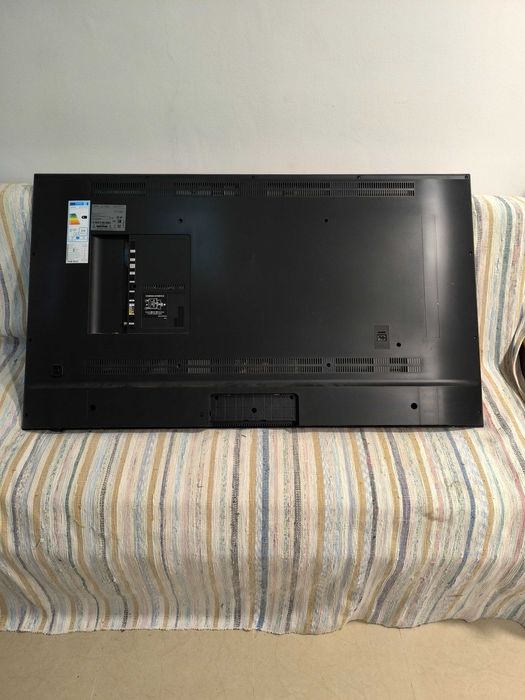 Samsung UE55MU6105k (Ecrã estalado)