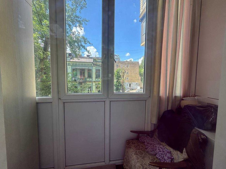 Продаж 4 кімнатної квартири вул. Велика Васильківська Метро Площа Українських Героїв