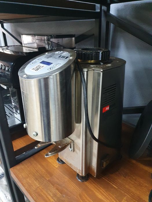 Кофемолка бункерная порционная Nuova Simonelli бу