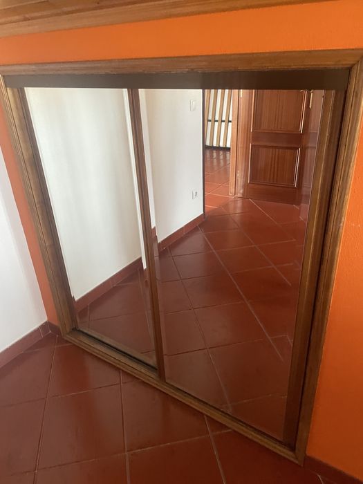 Roupeiros de sotao mogno e cerejeira