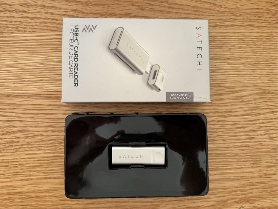 Leitor Cartões Satechi USB-C SD Micro SD com Caixa