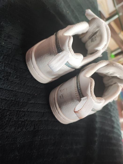 Buciki nike dla dziewczynki