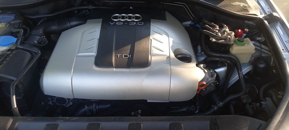 Продам AUDI Q7 2007року 3.0 TDI