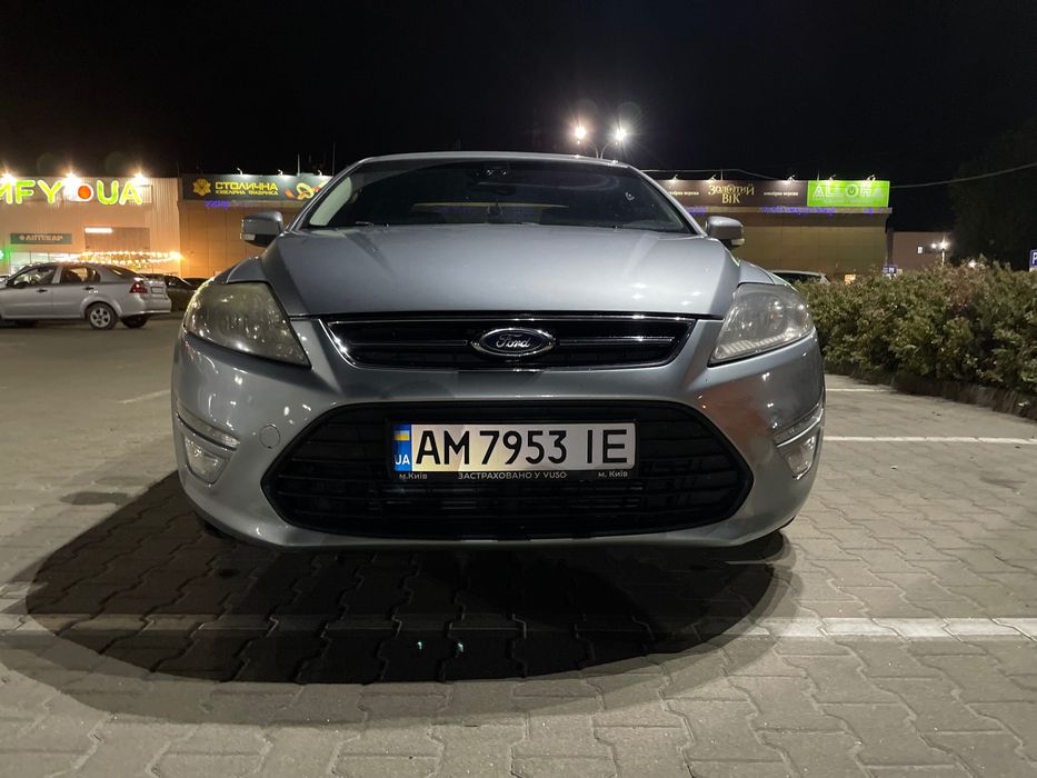 Автомобіль Ford Mondeo