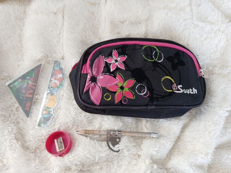 Duży piórnik szkolny lub kosmetyczka kwiaty