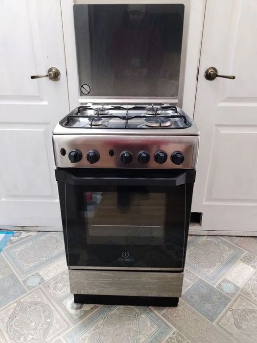 Газовая, газова плита Indesit