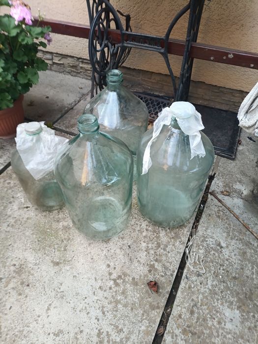 продам бутли. 20.  10 л