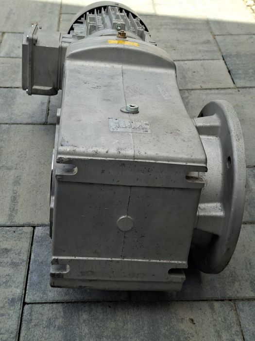 Motoreduktor kątowy 3kw. 63obr./min. NORD.   SK92772