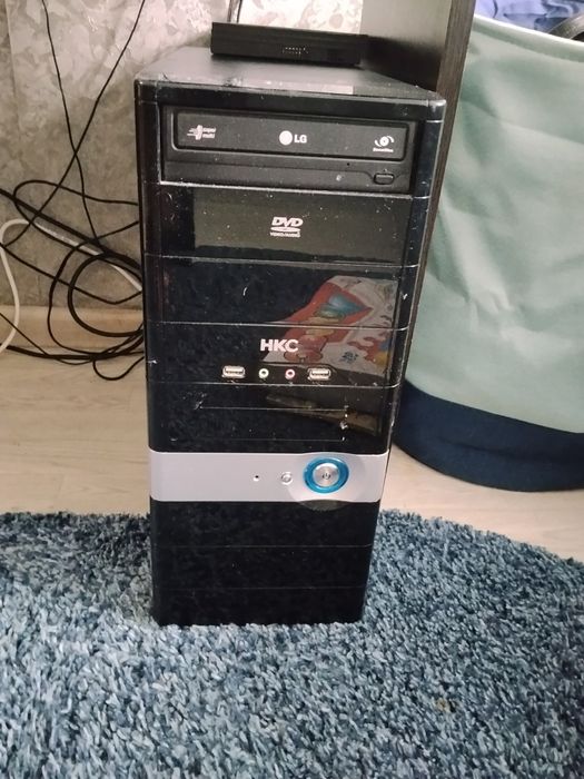 Продам в сборе компьютер танки тянет кому интересно звоните всё расска