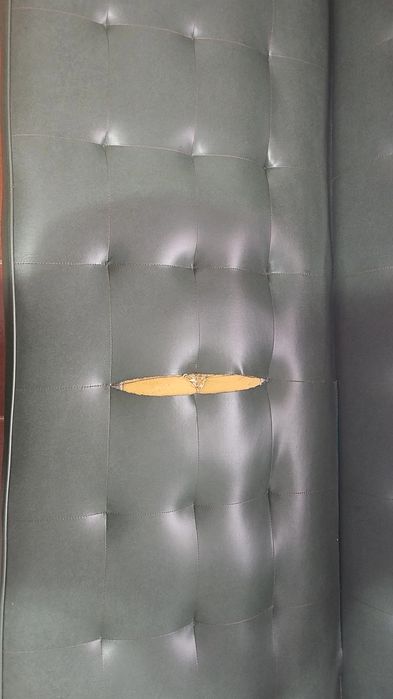 Sofá-cama 4 lugares em pele com arrumação