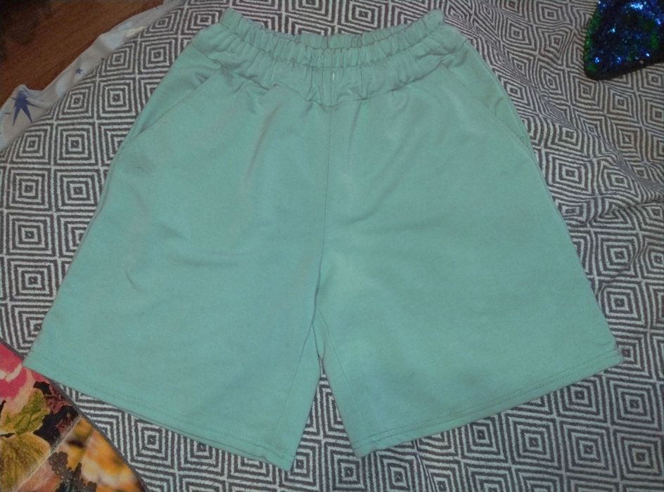 Шорти жіночі трикотажні. M . 44.