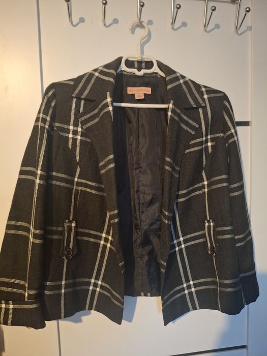 Czarna marynarka w dużą kratę