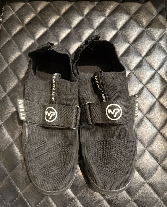 Buty do martwego ciągu firmy monsterpower sumo 2.0