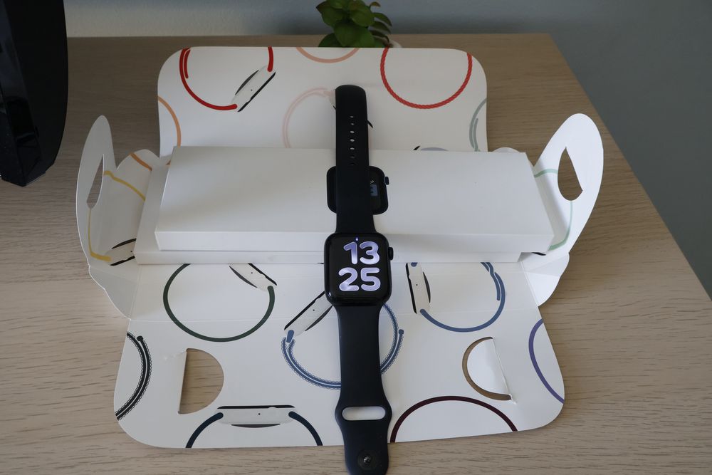 Apple Watch SE 2 44mm Cellular LTE