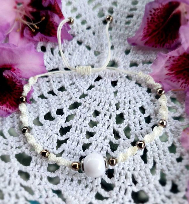 Biało-srebrna bransoletka