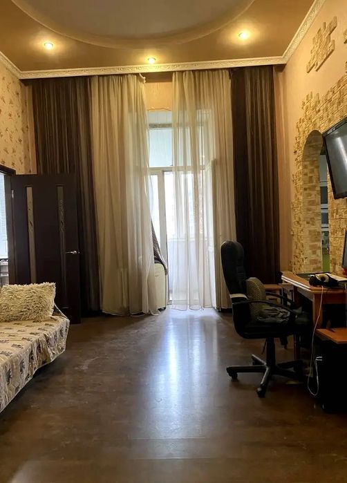 вул. Дмитрівська,продається квартира в центрі Києва .