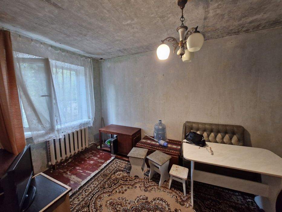 Продаж 4-х кімнатної квартири. Військове містечко 33.