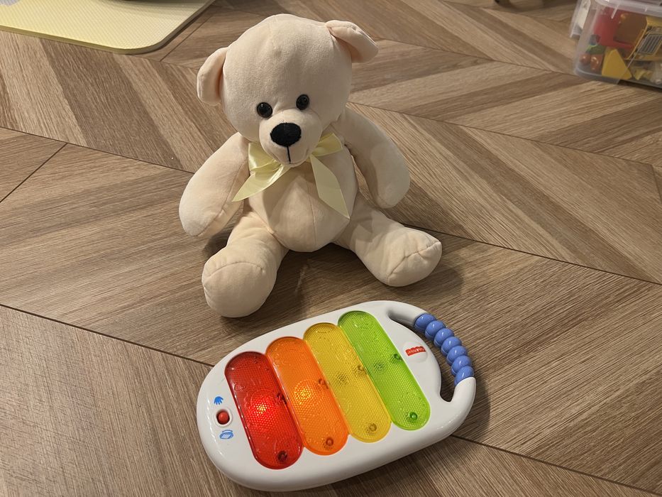 Zestaw pianino/ksylofon Fisher-Price Blt38 + miś pluszowy