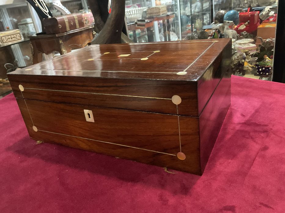 Caixa joias inglesa madre pérola 28x20x11cm