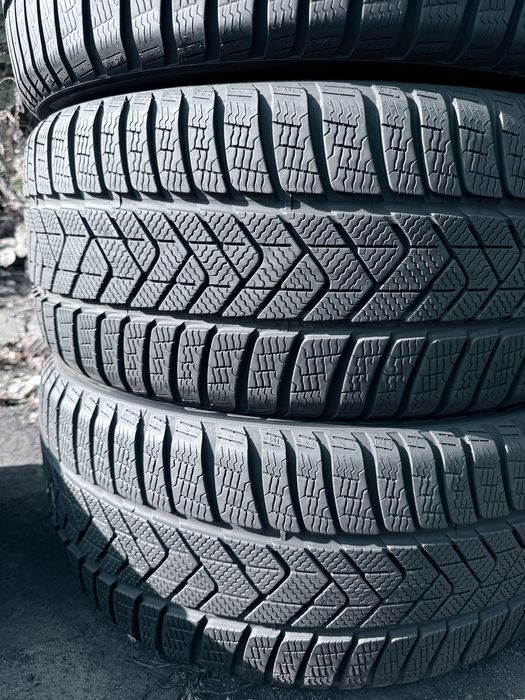 235 40 19 Pirelli Sottozero 3 90% 2024 Шини Зима