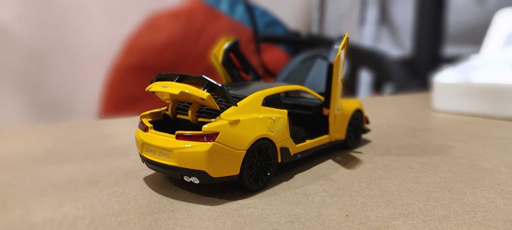 Chevrolet Camaro Model 1:24 Hot Wheels zabawka dla chłopca NOWY