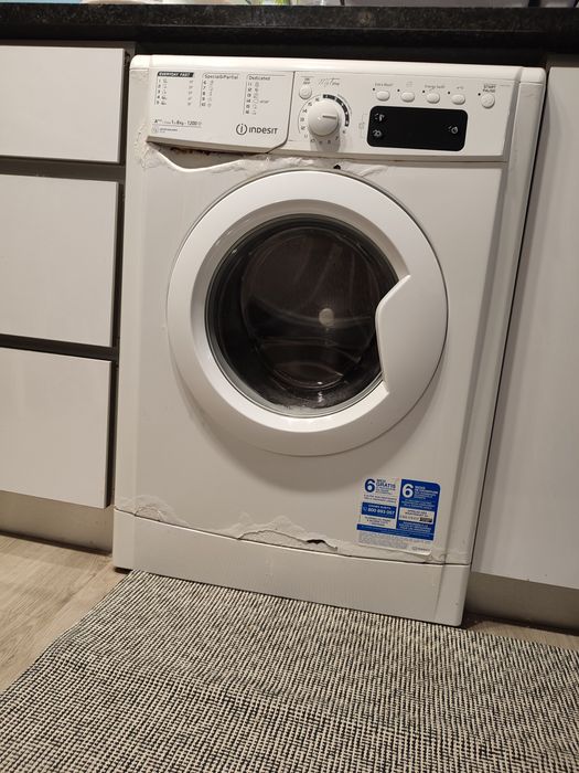 Máquina de Lavar Roupa Indesit — 8kg
