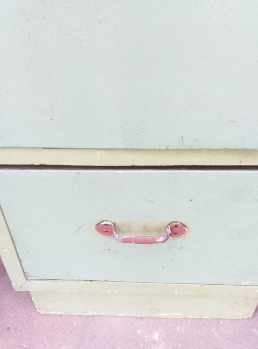 Antigo armário de farmácia em madeira