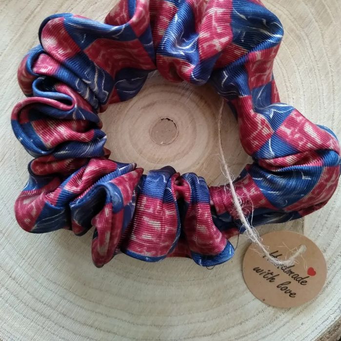 Nowa jedwabna gumka scrunchie